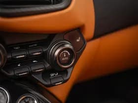 Aston Martin V12 Vantage Roadster | Nr. 211/249 | Pentland Green by Q | Briljant! thumbnail 50