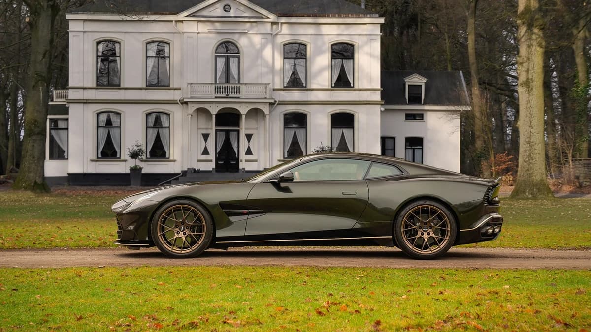 Aston Martin Vanquish | Minotaur Green | Bronze dreamlines — foto 1