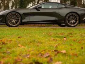 Aston Martin Vanquish | Minotaur Green | Bronze dreamlines thumbnail 16