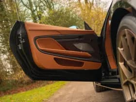 Aston Martin Vanquish | Minotaur Green | Bronze dreamlines thumbnail 41