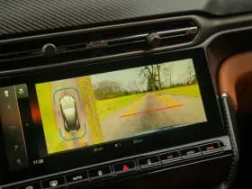 Aston Martin Vanquish | Minotaur Green | Bronze dreamlines thumbnail 45