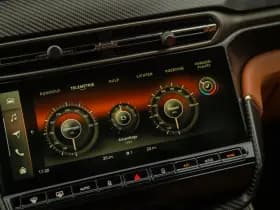 Aston Martin Vanquish | Minotaur Green | Bronze dreamlines thumbnail 46