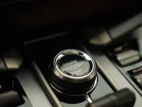 Aston Martin Vanquish | Minotaur Green | Bronze dreamlines thumbnail 48