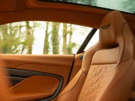 Aston Martin Vanquish | Minotaur Green | Bronze dreamlines thumbnail 62