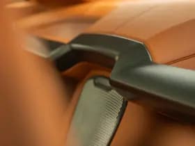 Aston Martin Vanquish | Minotaur Green | Bronze dreamlines thumbnail 66