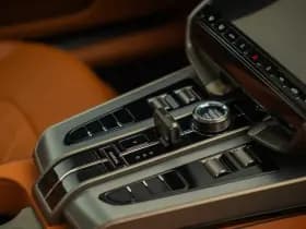 Aston Martin Vanquish | Minotaur Green | Bronze dreamlines thumbnail 68