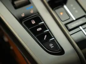 Aston Martin Vanquish | Minotaur Green | Bronze dreamlines thumbnail 72