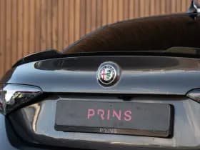 Alfa Romeo Romeo Giulia 2.9 V6 Quadrifoglio MY25 thumbnail 21