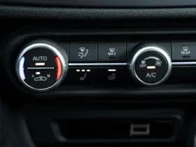 Alfa Romeo Romeo Giulia 2.9 V6 Quadrifoglio MY25 thumbnail 27