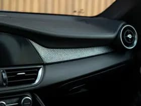 Alfa Romeo Romeo Giulia 2.9 V6 Quadrifoglio MY25 thumbnail 32