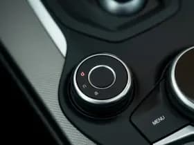 Alfa Romeo Romeo Giulia 2.0T B-Tech thumbnail 28