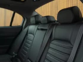 Alfa Romeo Romeo Giulia 2.0T B-Tech thumbnail 9