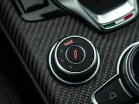 Alfa Romeo Romeo Giulia 2.9 V6 Quadrifoglio MY25 thumbnail 44