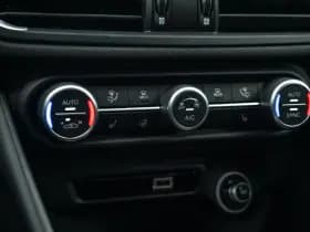 Alfa Romeo Romeo Giulia 2.9 V6 Quadrifoglio MY25 thumbnail 45