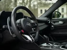 Alfa Romeo Romeo Giulia 2.9 V6 Quadrifoglio MY25 thumbnail 7