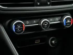 Alfa Romeo Romeo Giulia 2.9 V6 Quadrifoglio MY26 thumbnail 36