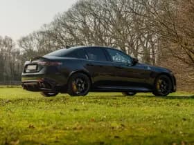 Alfa Romeo Romeo Giulia 2.9 V6 Quadrifoglio thumbnail 4