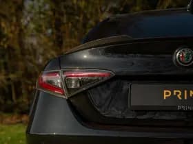 Alfa Romeo Romeo Giulia 2.9 V6 Quadrifoglio thumbnail 36