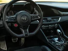 Alfa Romeo Romeo Giulia 2.9 V6 Quadrifoglio thumbnail 40