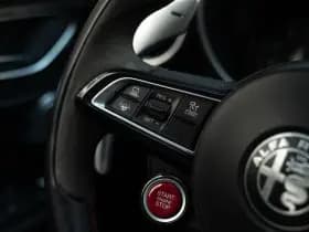 Alfa Romeo Romeo Giulia 2.9 V6 Quadrifoglio thumbnail 46