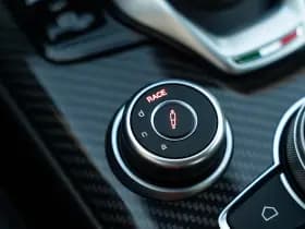 Alfa Romeo Romeo Giulia 2.9 V6 Quadrifoglio thumbnail 47