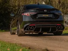 Alfa Romeo Romeo Giulia 2.9 V6 Quadrifoglio thumbnail 6