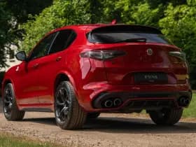 Alfa Romeo Romeo Stelvio 2.9 V6 AWD Quadrifoglio thumbnail 4