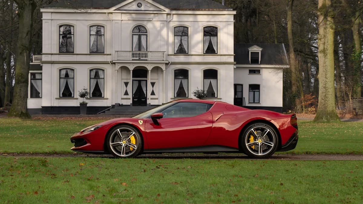 Ferrari 296 GTB 3.0 V6 | Rosso Mugello — foto 1