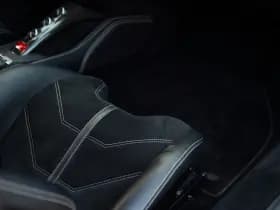 Ferrari 488 GTB | Racing seats | JBL | Carbon interior | Camera thumbnail 46