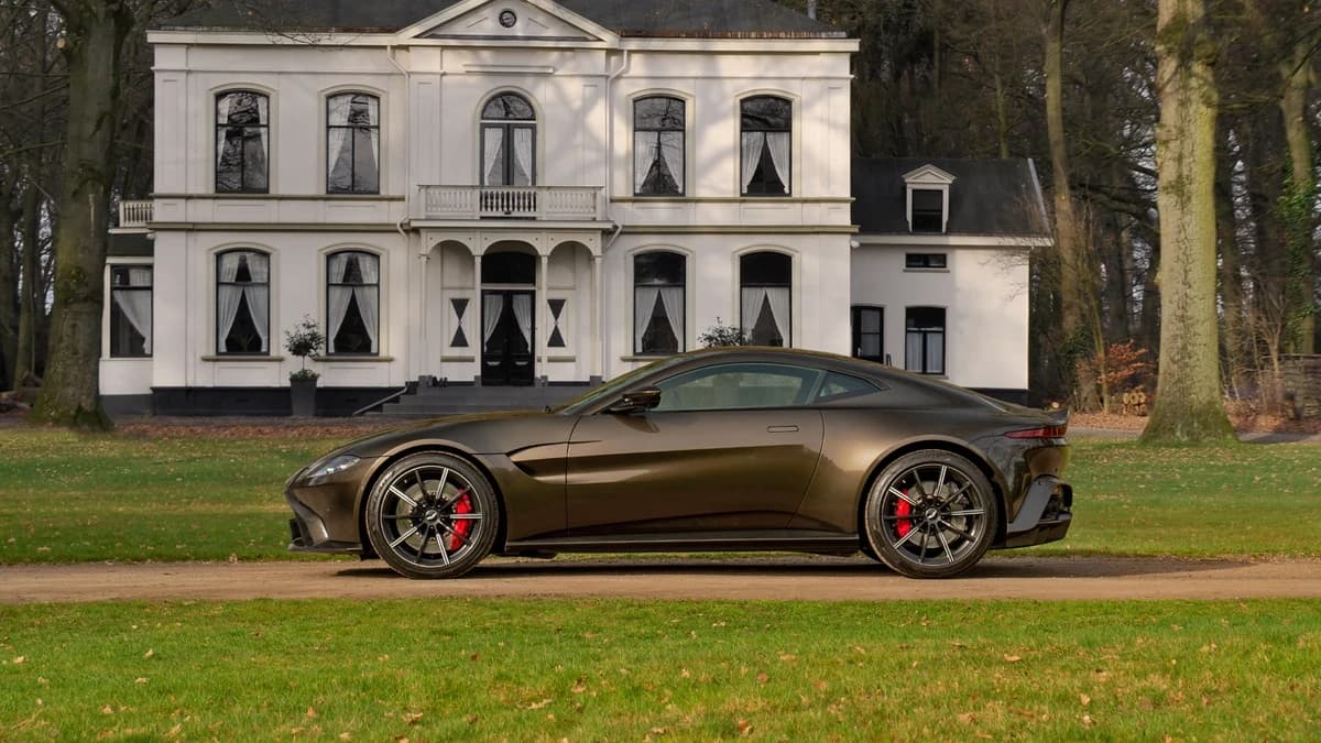 Aston Martin Vantage 4.0 V8 — foto 1