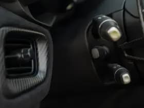 Aston Martin Vantage 4.0 V8 thumbnail 33