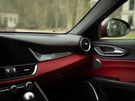 Alfa Romeo Romeo Giulia 2.9 V6 Quadrifoglio thumbnail 33