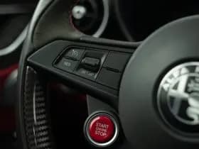 Alfa Romeo Romeo Giulia 2.9 V6 Quadrifoglio thumbnail 34