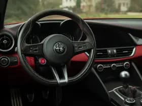 Alfa Romeo Romeo Giulia 2.9 V6 Quadrifoglio thumbnail 10