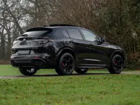 Alfa Romeo Romeo Stelvio 2.9 V6 AWD Quadrifoglio thumbnail 25