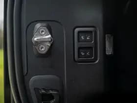 Land Rover Defender 110 110 3.0 X-Dynamic HSE thumbnail 23