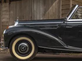 Mercedes-Benz 220 Cabriolet A 220 Cabriolet A W187 | Curved windshield thumbnail 22