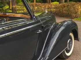 Mercedes-Benz 220 Cabriolet A 220 Cabriolet A W187 | Curved windshield thumbnail 30