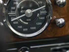 Mercedes-Benz 220 Cabriolet A 220 Cabriolet A W187 | Curved windshield thumbnail 69