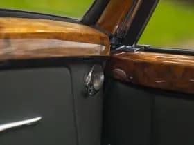 Mercedes-Benz 220 Cabriolet A 220 Cabriolet A W187 | Curved windshield thumbnail 71