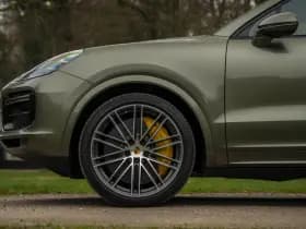 Porsche Cayenne Coupé 4.0 Turbo S E-Hybrid | PTS Oak Green thumbnail 13