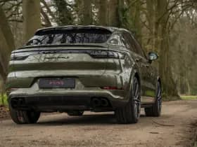 Porsche Cayenne Coupé 4.0 Turbo S E-Hybrid | PTS Oak Green thumbnail 22