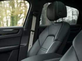 Porsche Cayenne Coupé 4.0 Turbo S E-Hybrid | PTS Oak Green thumbnail 47