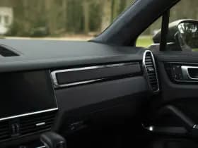 Porsche Cayenne Coupé 4.0 Turbo S E-Hybrid | PTS Oak Green thumbnail 50