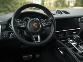 Porsche Cayenne Coupé 4.0 Turbo S E-Hybrid | PTS Oak Green thumbnail 10