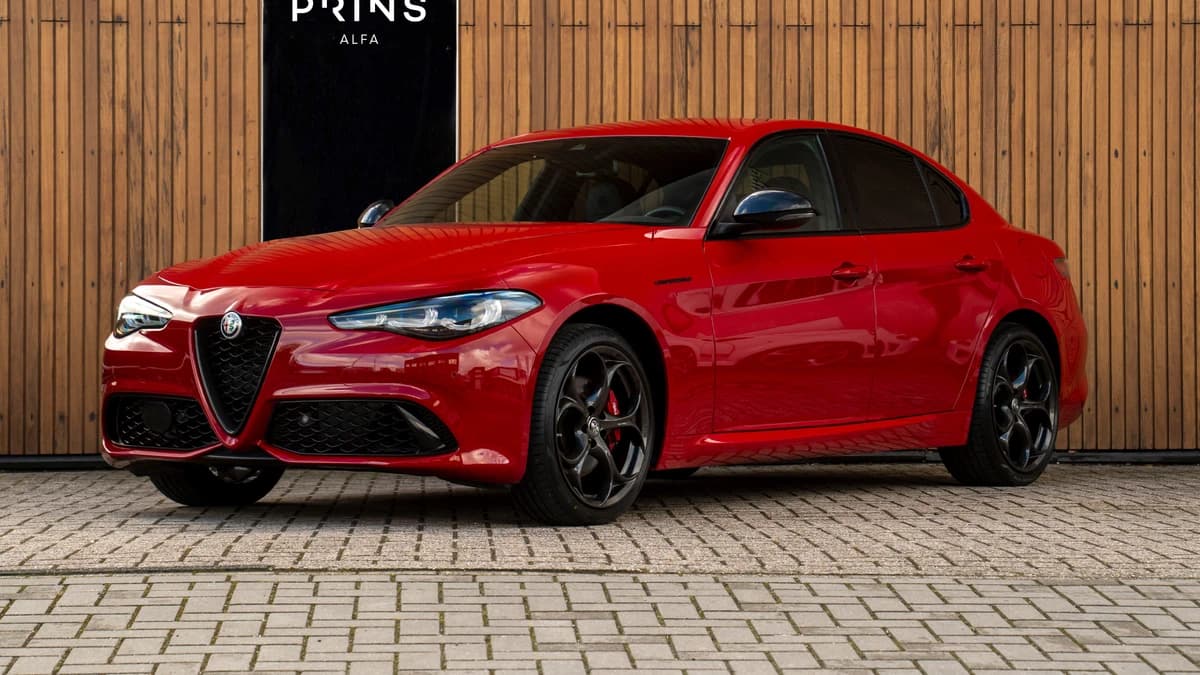 Alfa Romeo Romeo Giulia 2.0T GME AWD Competizione 280pk — foto 1