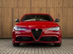 Alfa Romeo Romeo Giulia 2.0T GME AWD Competizione 280pk thumbnail 2