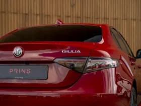 Alfa Romeo Romeo Giulia 2.0T GME AWD Competizione 280pk thumbnail 23