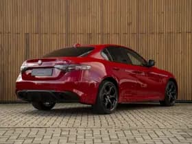 Alfa Romeo Romeo Giulia 2.0T GME AWD Competizione 280pk thumbnail 4