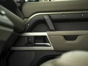 Land Rover Rover Defender 110 110 2.0 P400e 110 HSE 6-pers. thumbnail 40